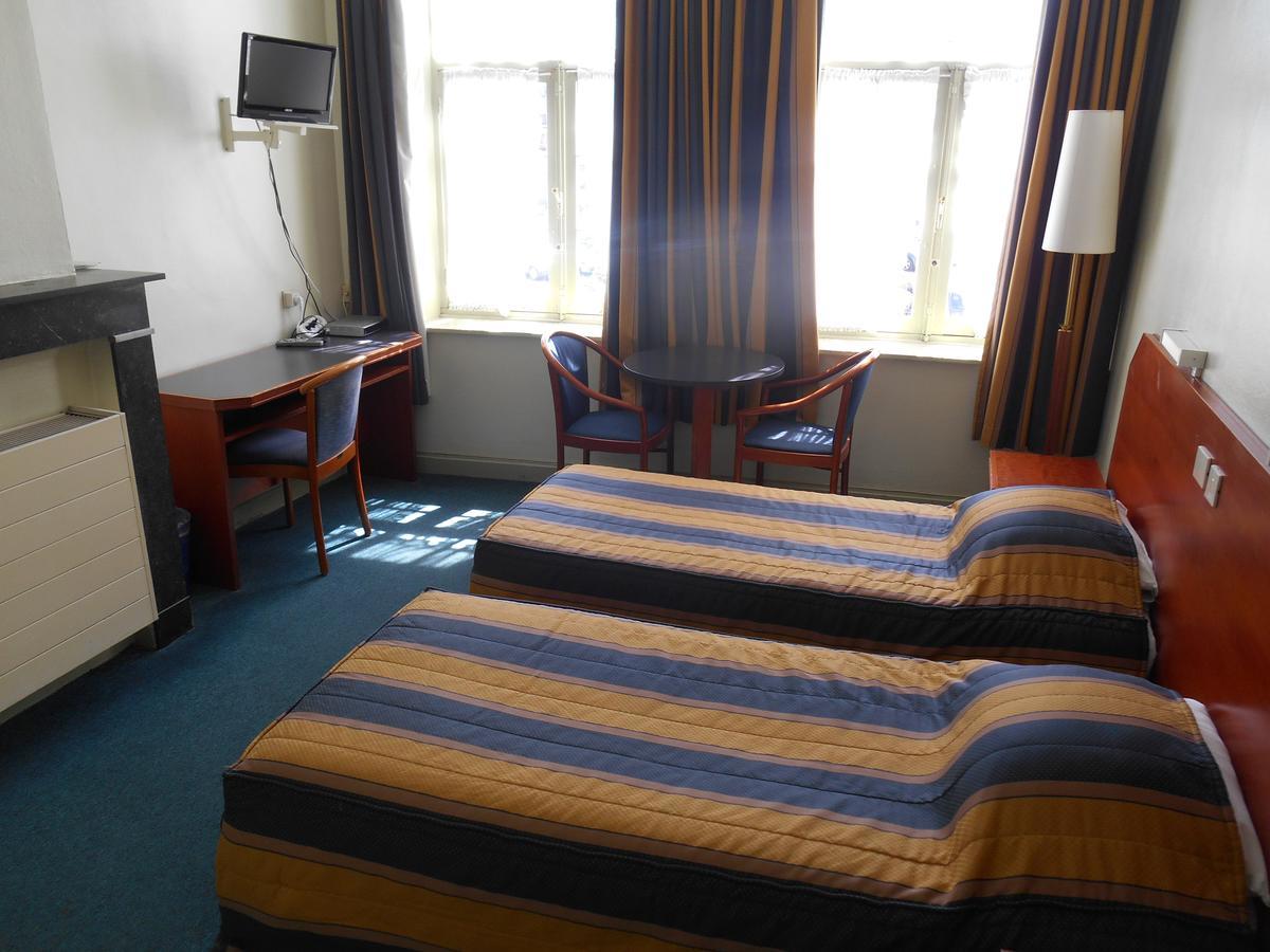 Hotel Old Tom Іпр Екстер'єр фото