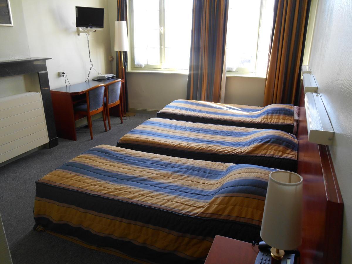 Hotel Old Tom Іпр Екстер'єр фото